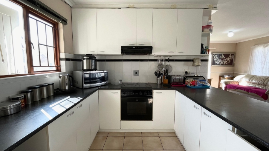 6 Bedroom Property for Sale in Onverwacht Western Cape